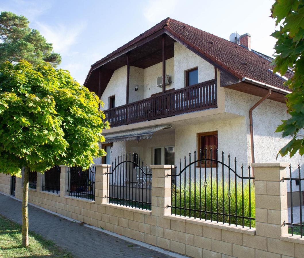 Zsolnay Apartman Apartment Siofok Exterior photo